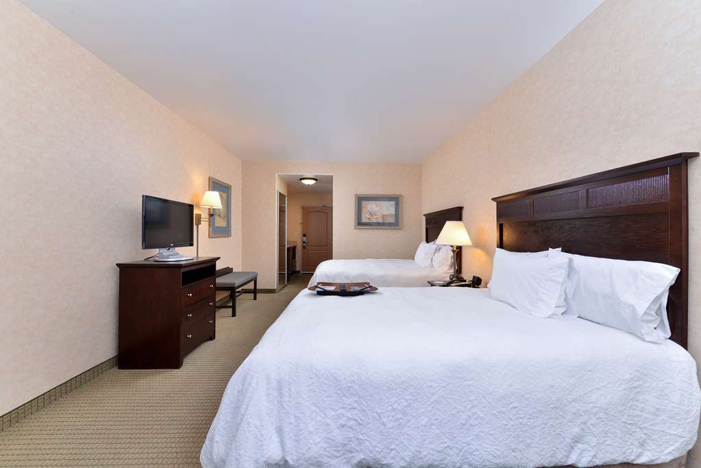 Hampton Inn & Suites Woodland-Sacramento Area Room photo